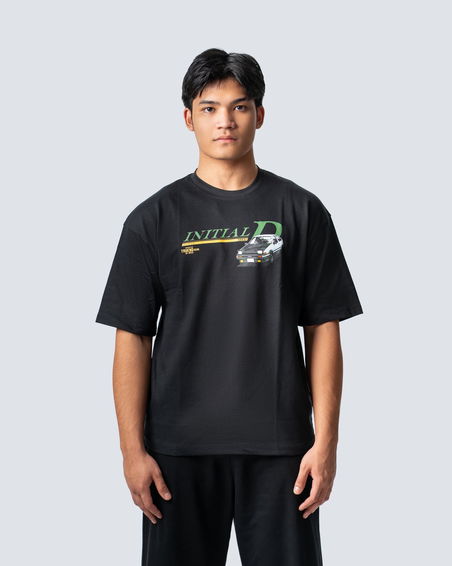 T-SHIRT / INITIAL-D TAKUMI FUJIWARA (BLACK)