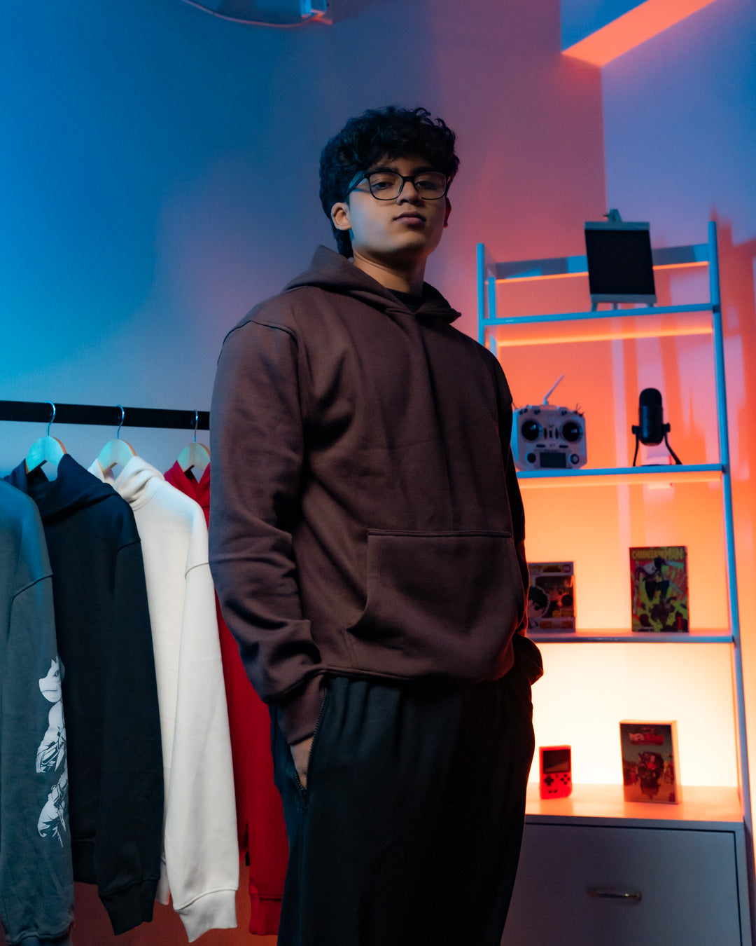 HOODIE / ESSENTIAL BROWN