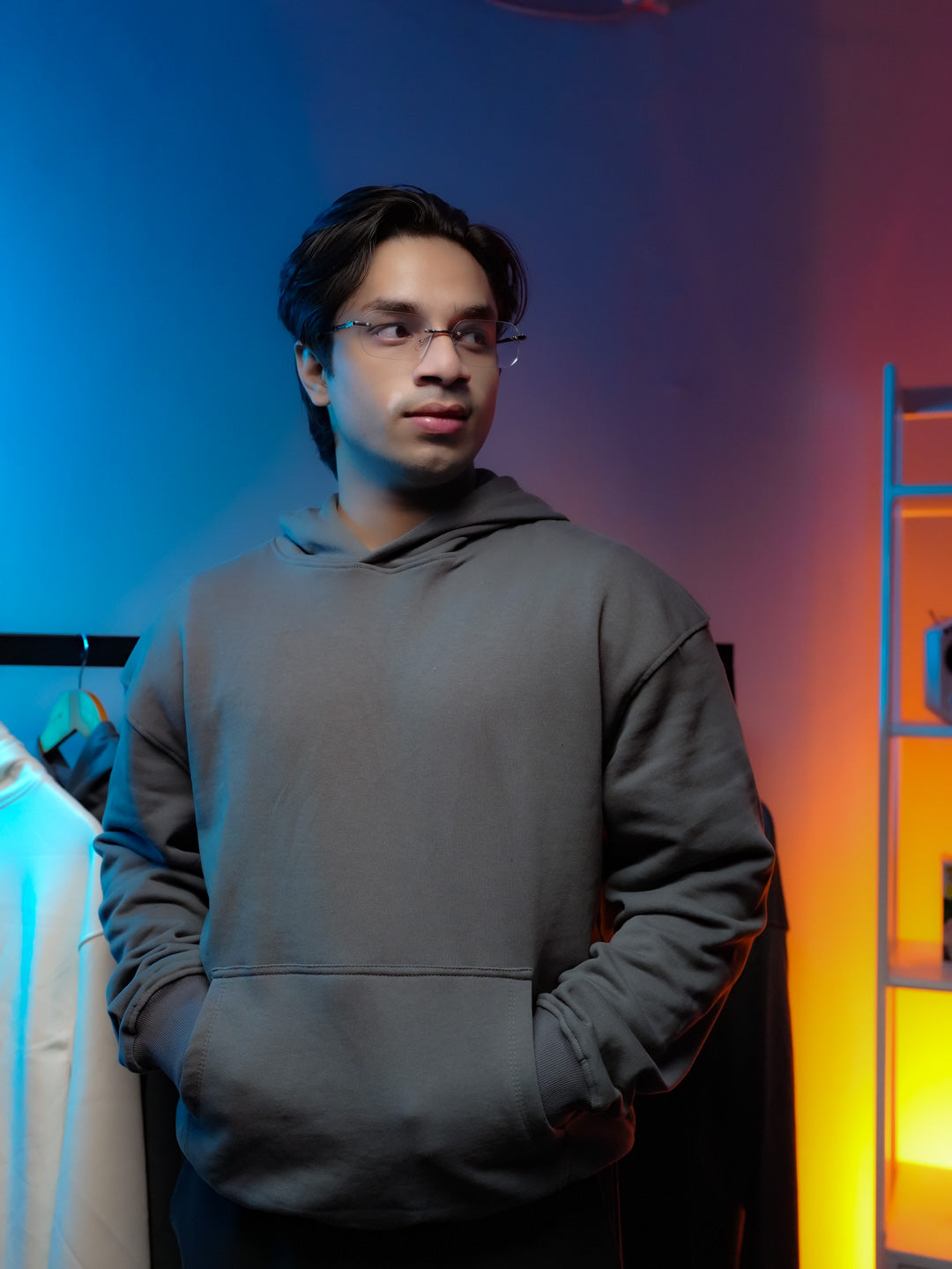 HOODIE / ESSENTIAL GREY